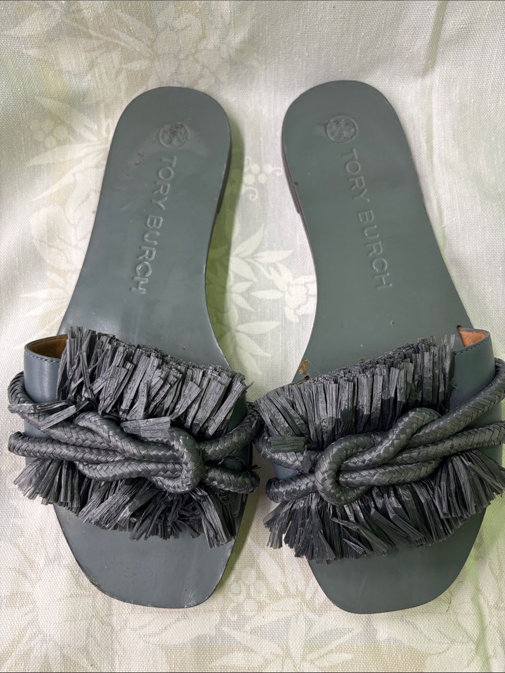 Tory Burch Gray Fringed Knot Slide Sandals Sz 7.5
